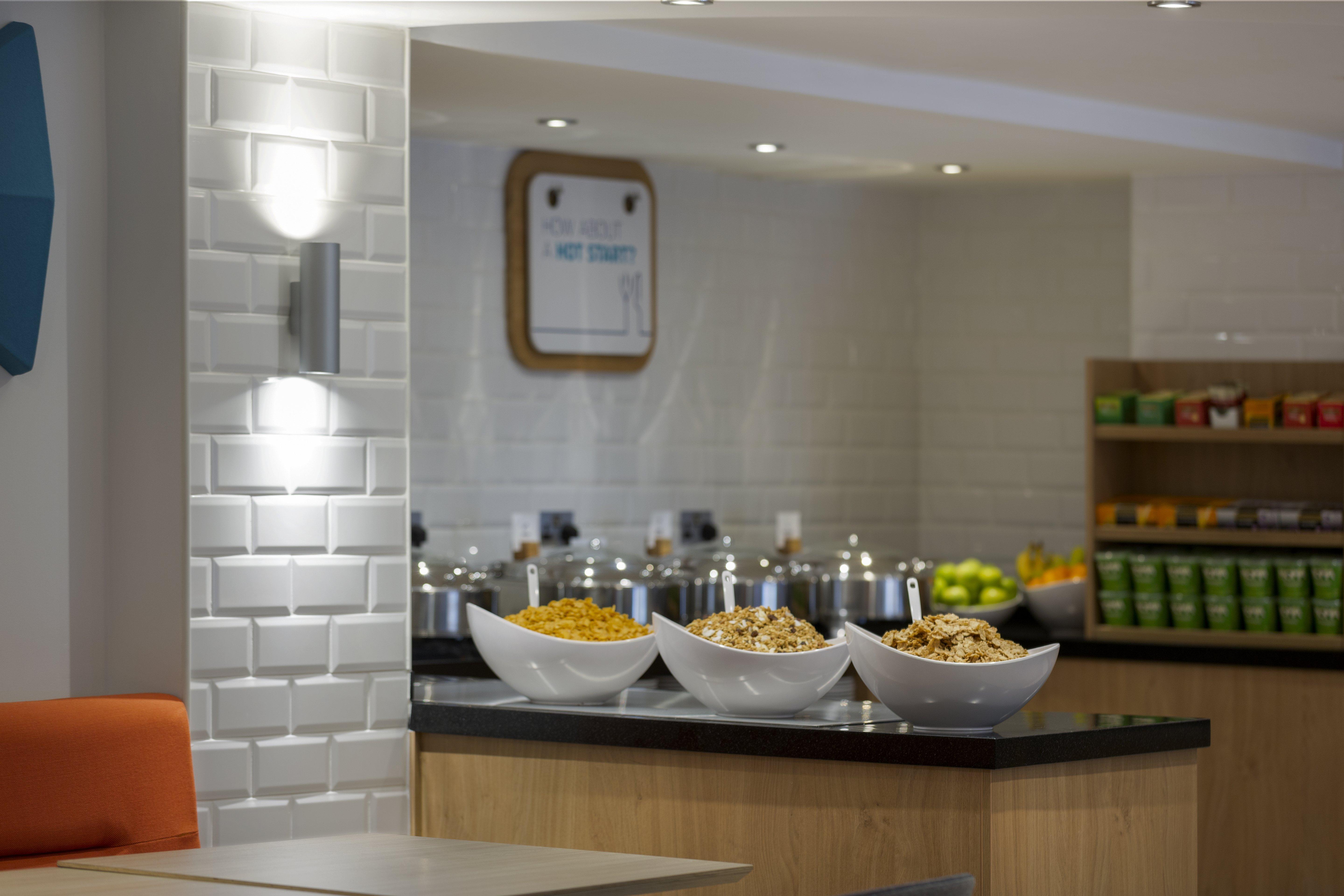 Holiday Inn Express Edinburgh City Centre By Ihg Esterno foto