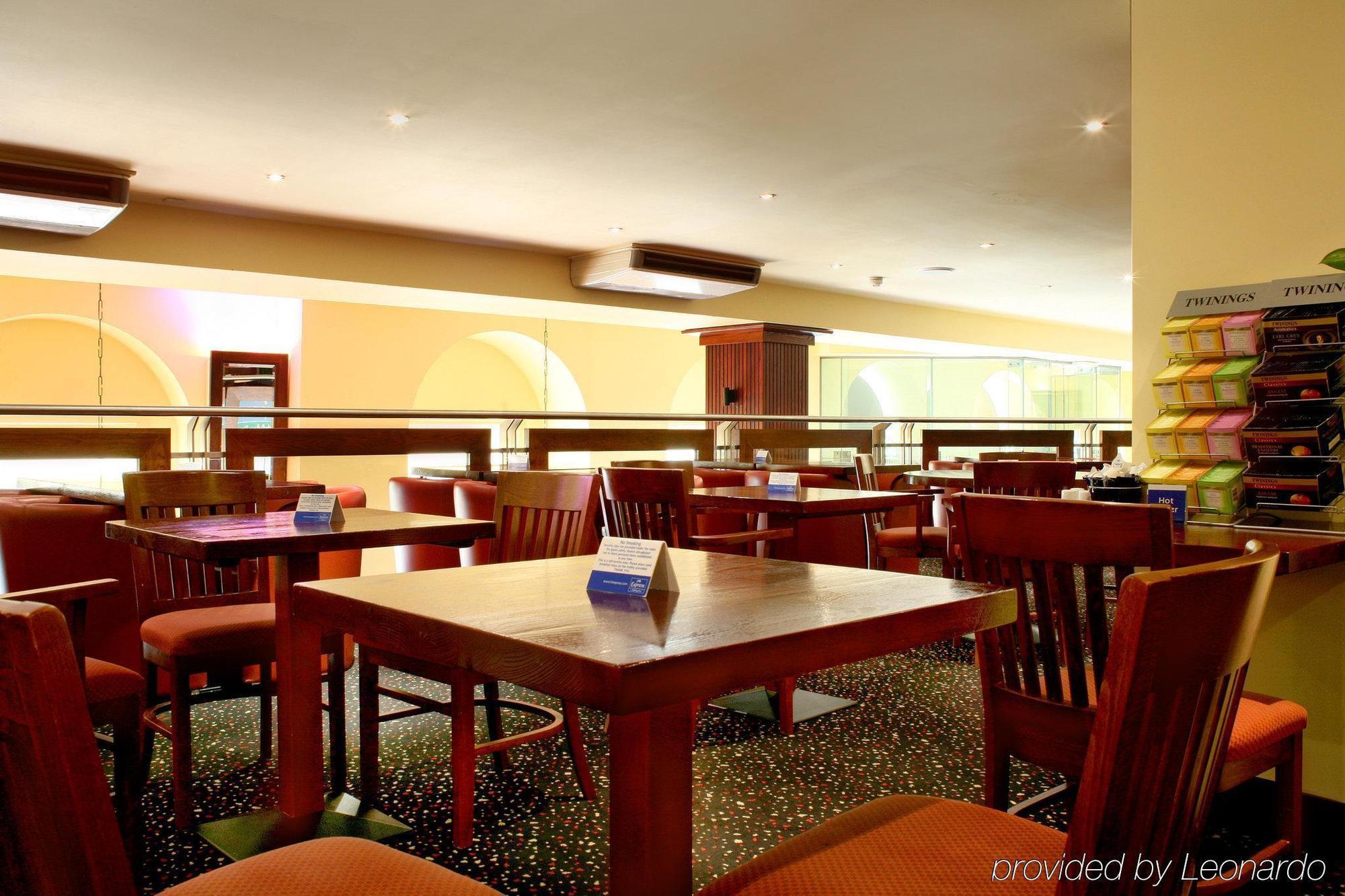 Holiday Inn Express Edinburgh City Centre By Ihg Esterno foto